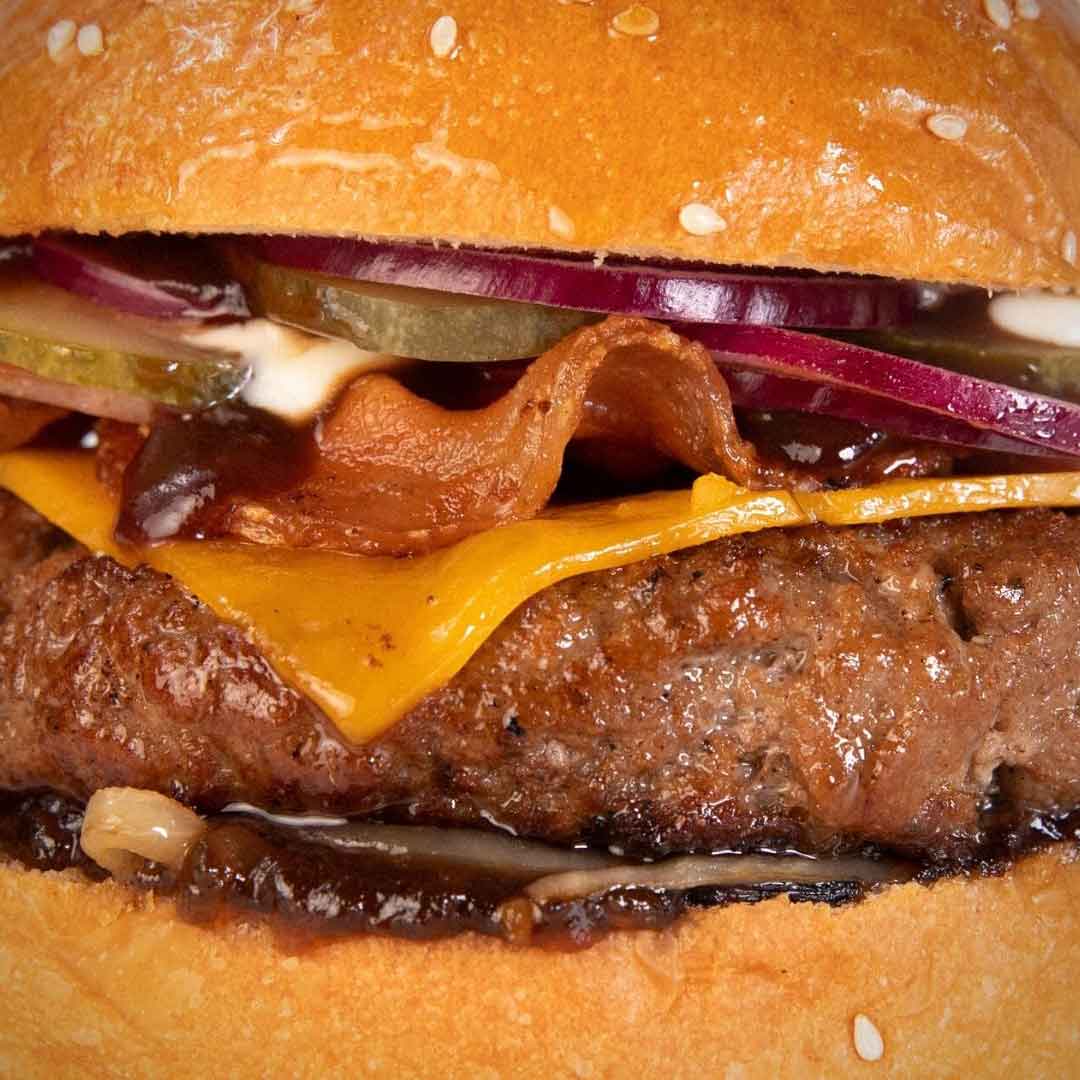 The Outback BBQ Burger – Three Aussie Farmers